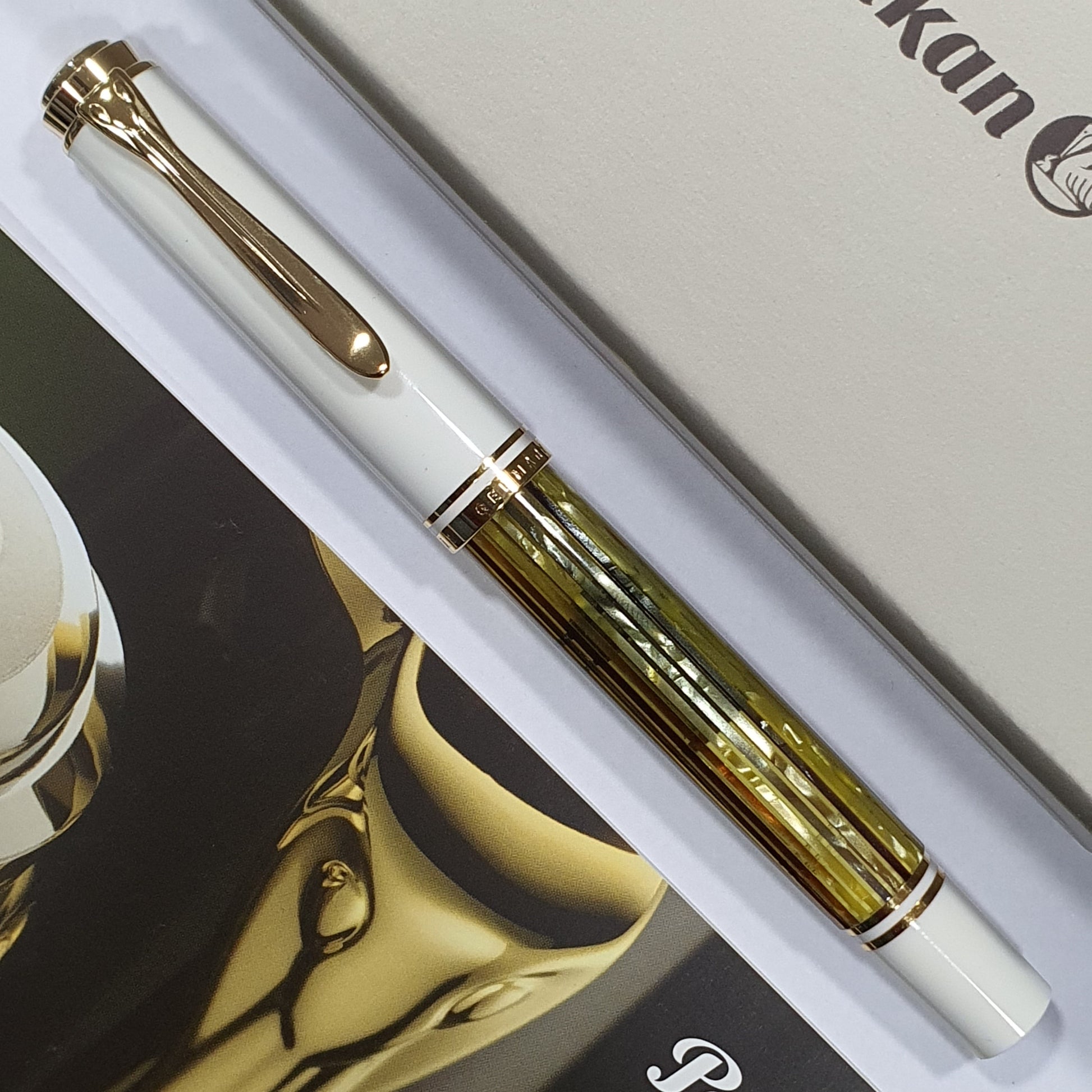 Pelikan Souveran M400 White Tortoiseshell Fountain Pen