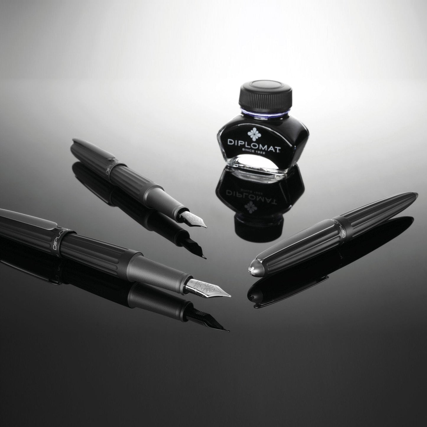 Diplomat Aero Black Fountain Pen is shaped like the airship named Zeppelin of the 1900's