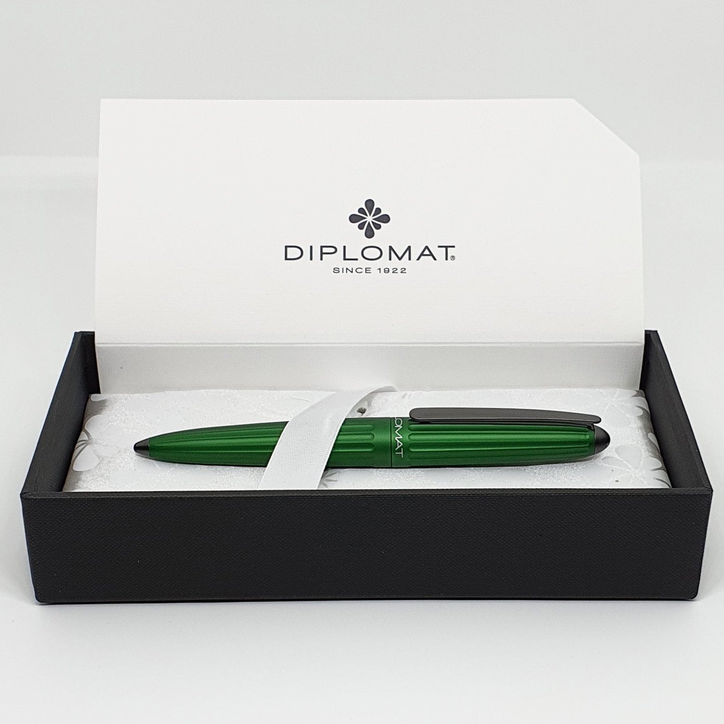 Diplomat Aero Green 14K Gold Fountain Pen is shaped like the airship named Zeppelin of the 1900's