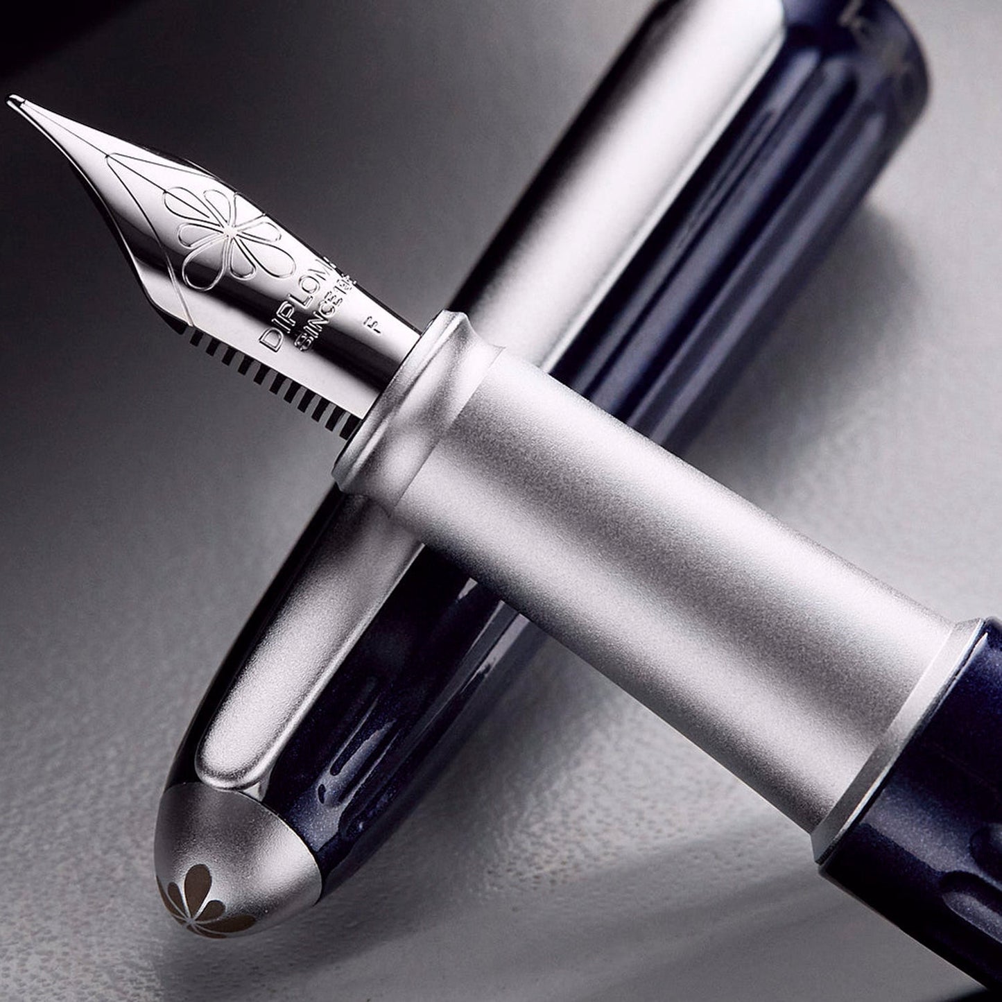 Diplomat Aero Midnight Blue Fountain Pen