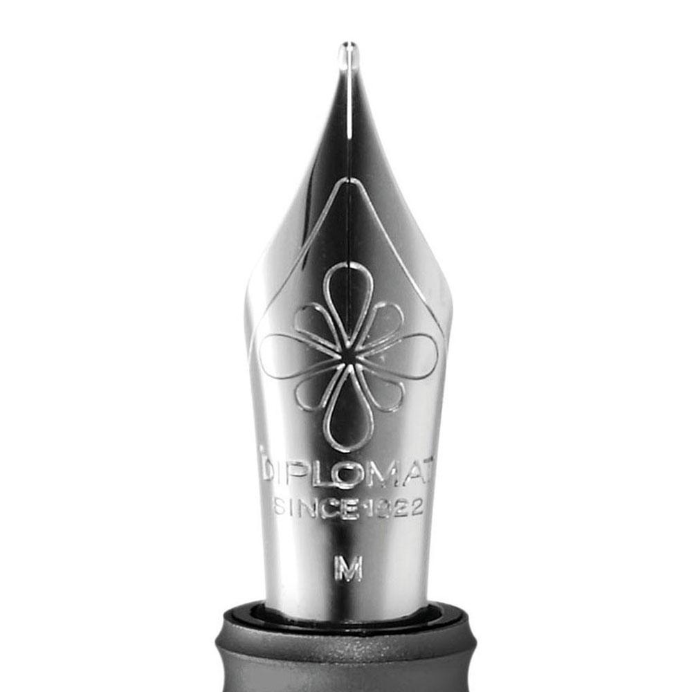 Diplomat Aero Black Fountain Pen is shaped like the airship named Zeppelin of the 1900's