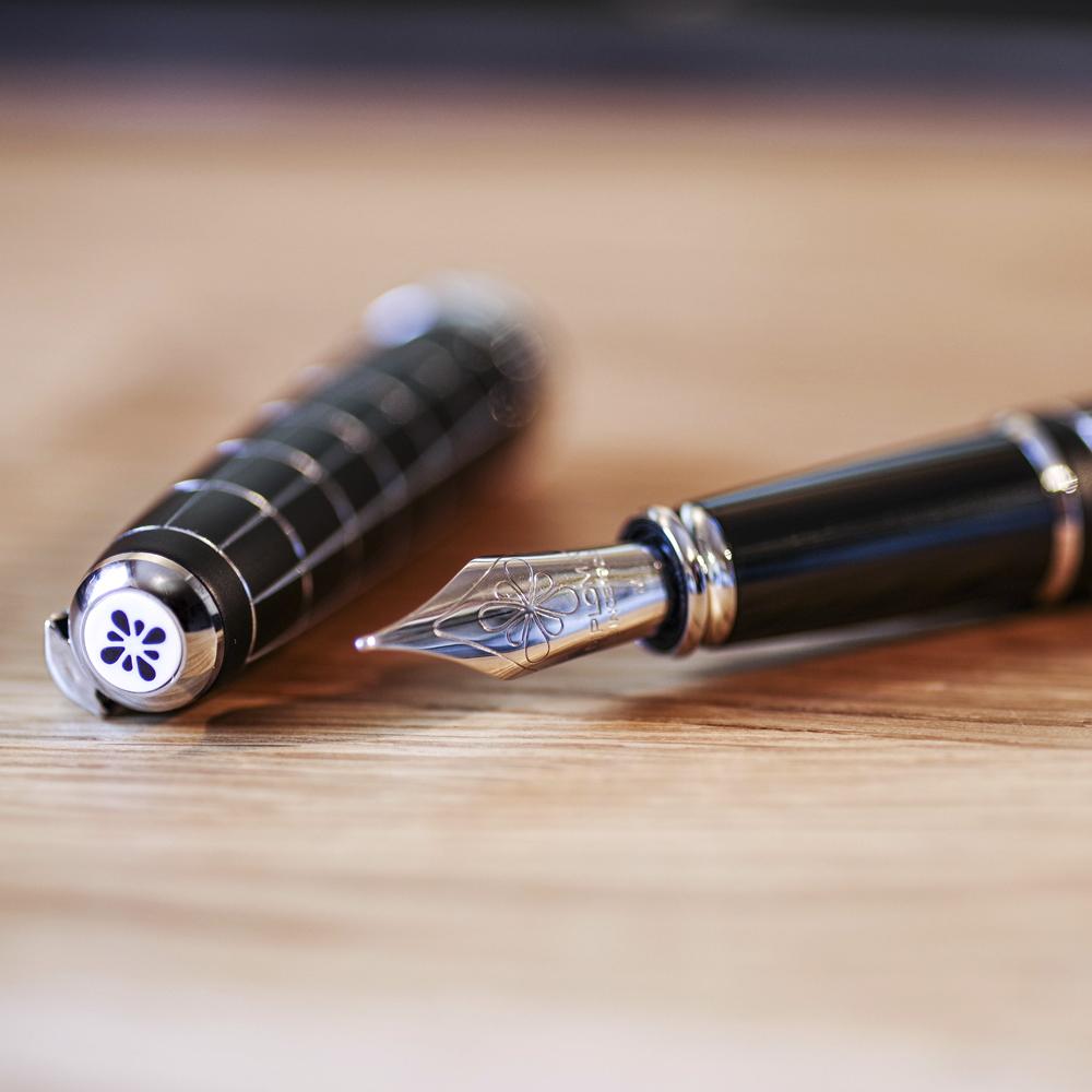 Diplomat Excellence A Plus Rhomb Guilloche Lapis Black Fountain Pen