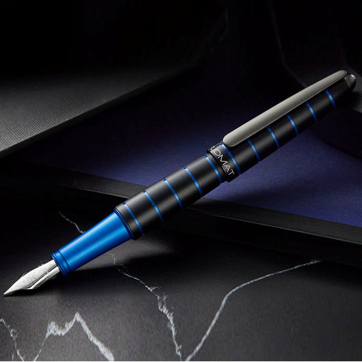 Diplomat Elox Black/Blue Fountain Pen