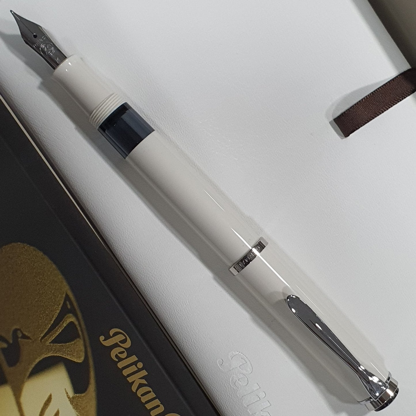 Pelikan Classic M205 White Fountain Pen