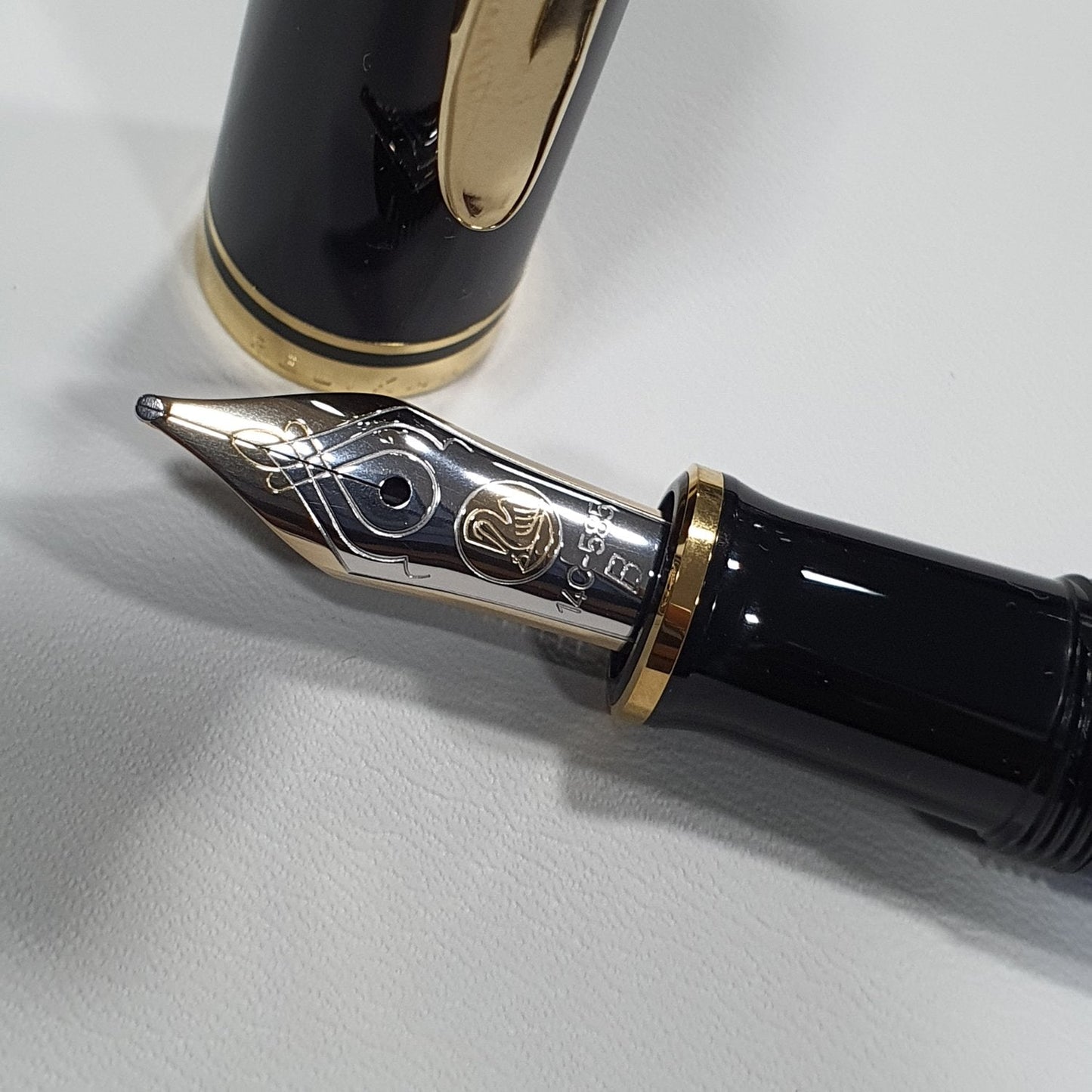 Pelikan Souveran M400 Black/Blue Fountain Pen