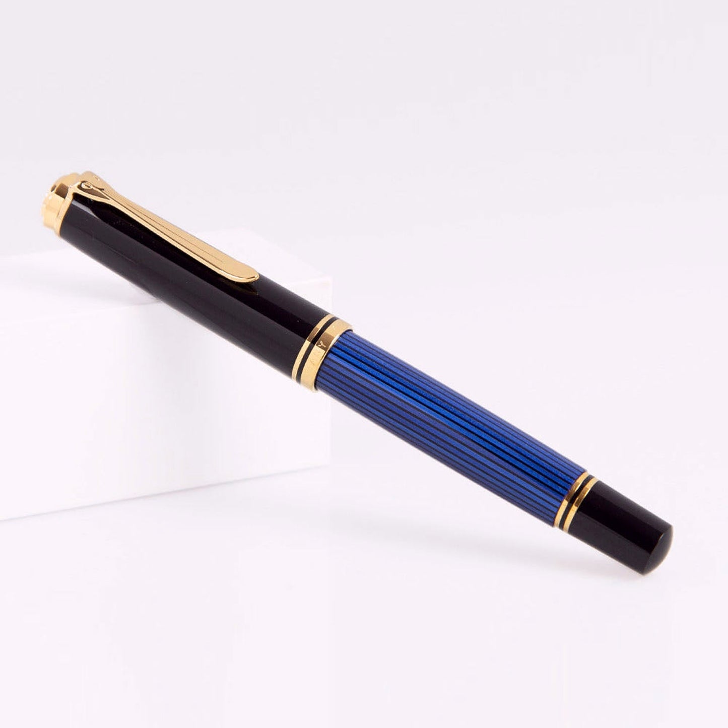 Pelikan Souveran R800 Black/Blue Roller Ball Pen 988006