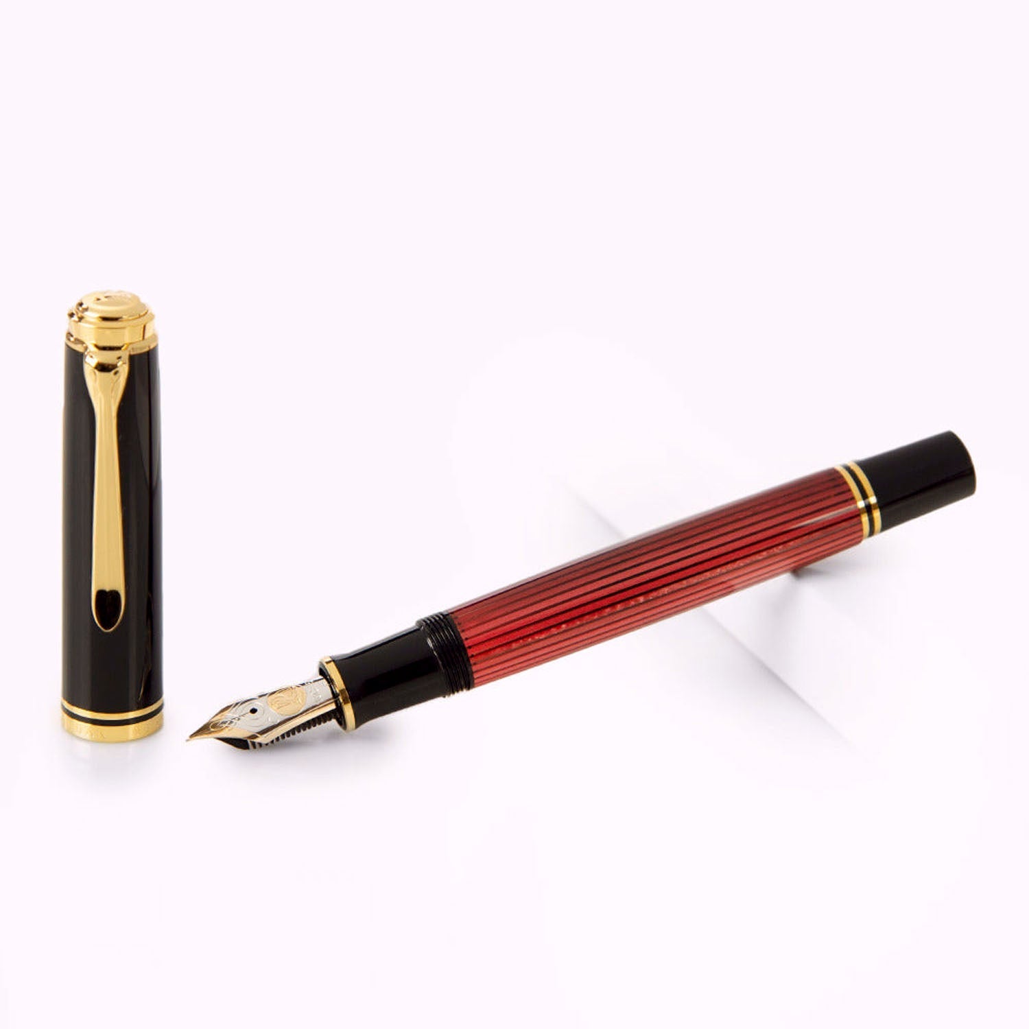 Pelikan Souveran M800 Black/Red Fountain Pen